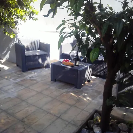 Casa Ydrous Casa de Férias *